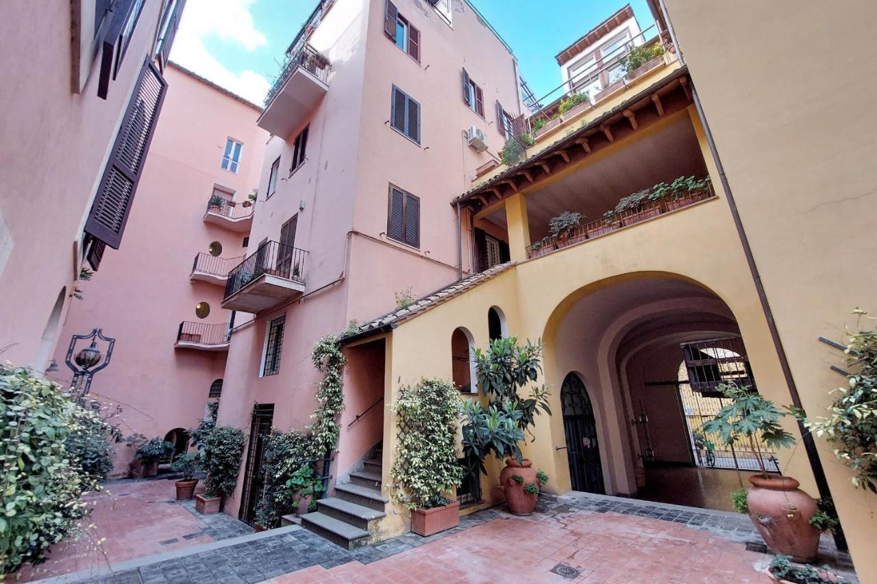 Luxury Di San Giacomo Apartment Rome Bagian luar foto