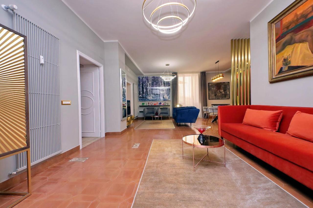 Luxury Di San Giacomo Apartment Rome Bagian luar foto