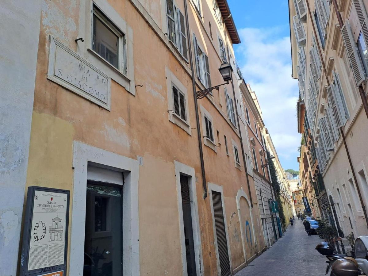 Luxury Di San Giacomo Apartment Rome Bagian luar foto